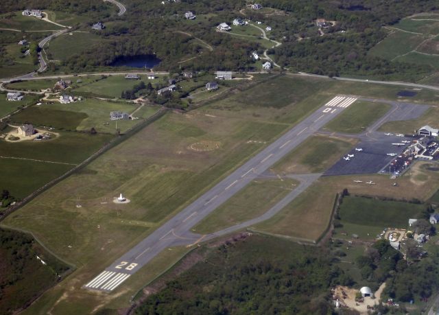 Beechcraft Premier 1 (N351CB) - The Block Island airport. Very busy in summer.