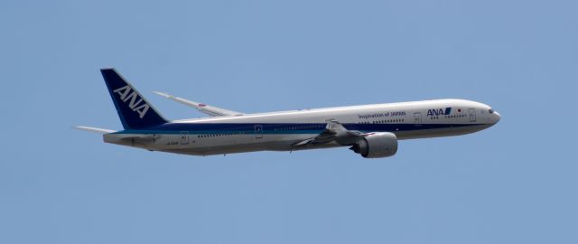 BOEING 777-300ER (JA733A) - ANA turning right after lifting off from 15L on its inaugural flight out of Bush Intercontinental Airport.