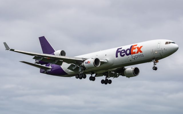 Boeing MD-11 (N572FE)