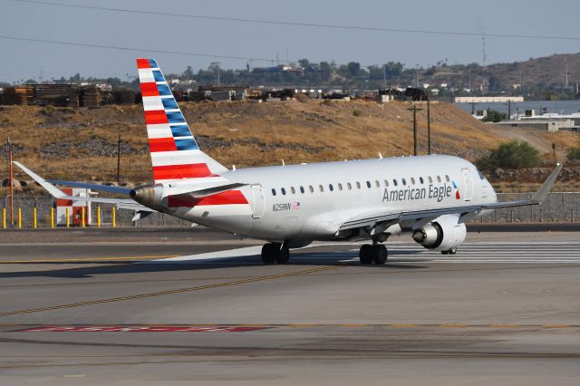 Embraer 175 (N259NN)