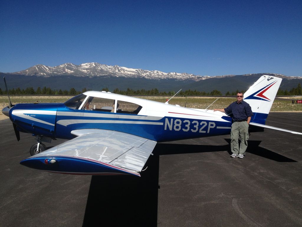 Piper PA-24 Comanche (N8332P)