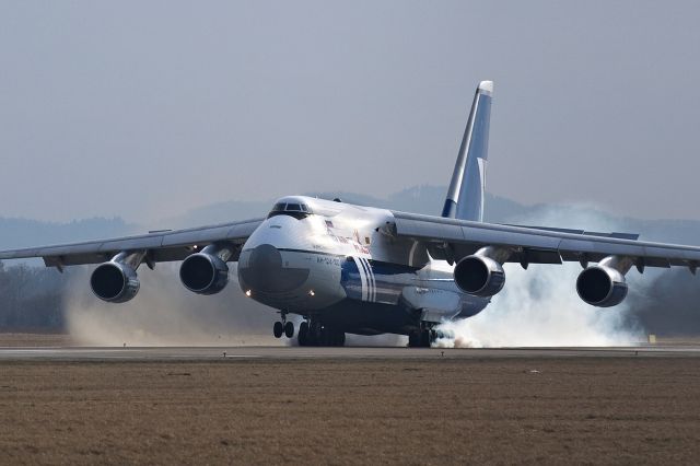 Antonov An-124 Ruslan (RA-82075)