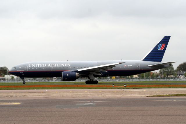 Boeing 777-200 (N224UA) - 26-Apr-10