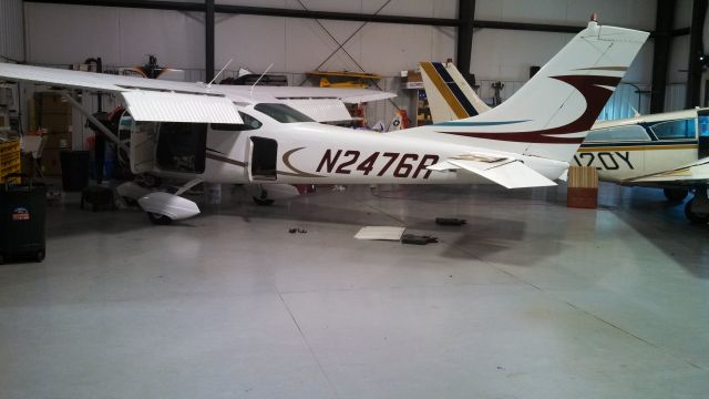 Cessna Skylane (N2476R)