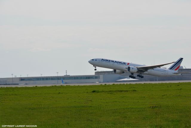 Boeing 777-200 (F-GSQK)