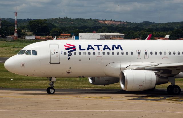 Airbus A320 (PR-TYV)