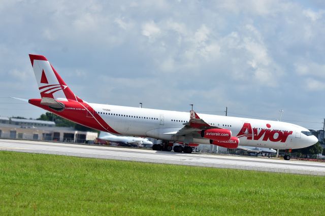 Airbus A340-300 (YV-3292)