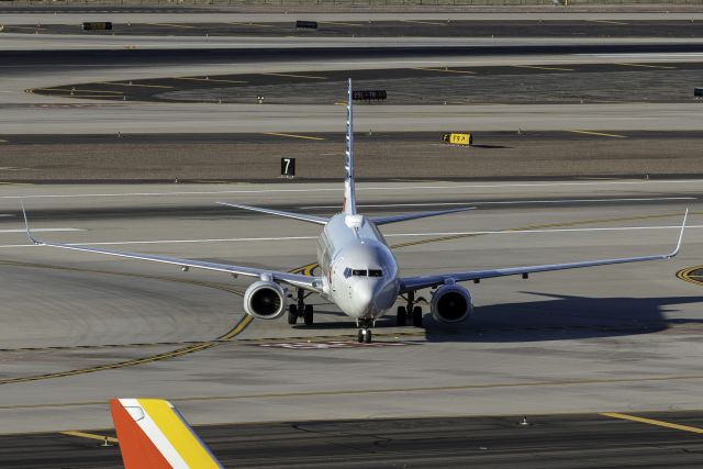Boeing 737-800 (N816NN)