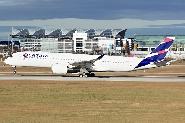 Airbus A350-900 (A7-AMB)