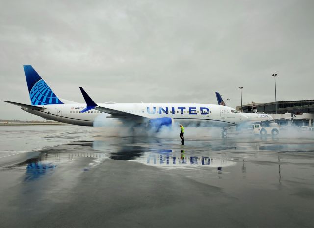 Boeing 737 MAX 8 (N27287) - Very cold start and smoke show in the April weather misery @ Boston Logan 04/23/23