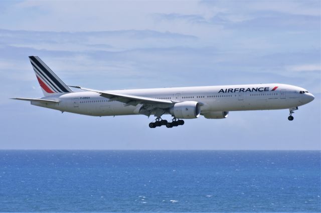 BOEING 777-300 (F-GSQX)