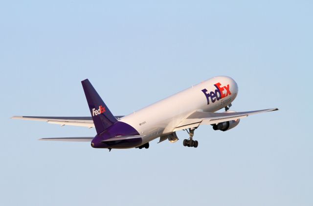 N196FE —
