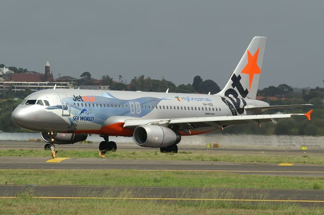 Airbus A320 (VH-VQQ)