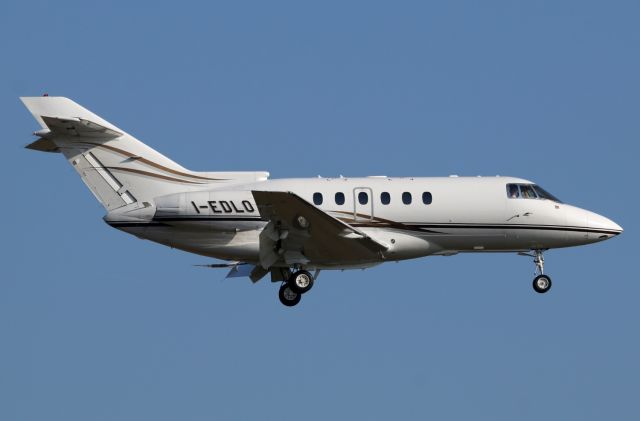 Hawker 800 (I-EDLO)