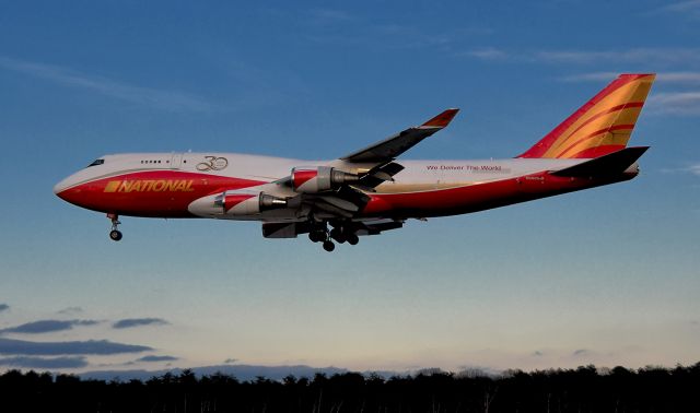 Boeing 747-400 (N936CA) - Heading for RWY 33L.