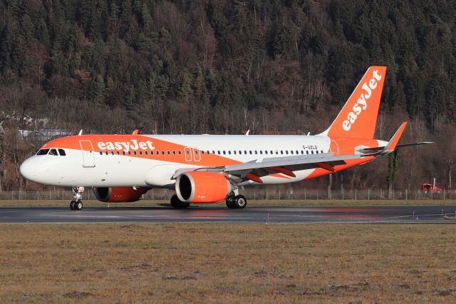 Airbus A320 (G-UZLD)