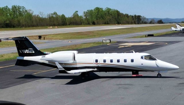 Learjet 60 (N160MG)