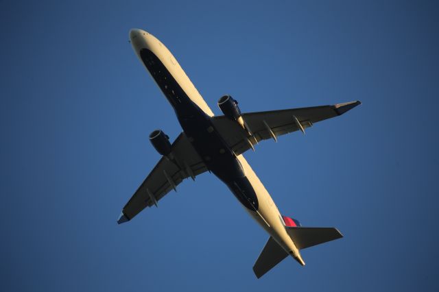 Embraer 175 —