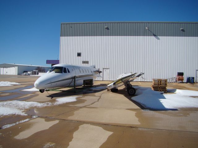 Cessna Citation V — - Citation 560 XL disassembled for shipping.