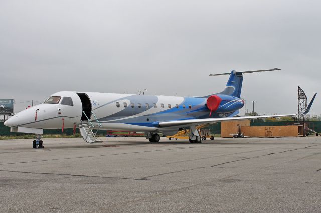 Embraer ERJ-135 (N865LS) - An EMB135BJ Legacy (c/n 14501080) seen on the Constant Aviation Ramp on 15 Oct 2013.