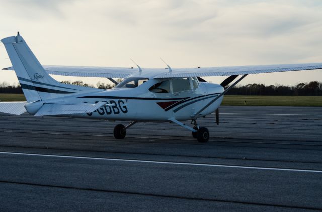 Cessna Skylane (C-GDBG) - Kingston, Canada