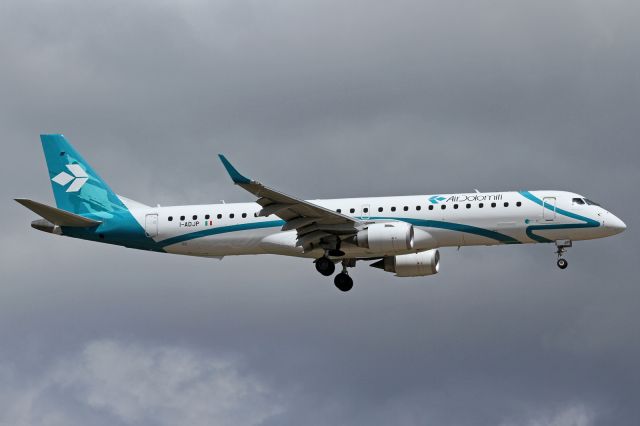 EMBRAER 195 (I-ADJP)