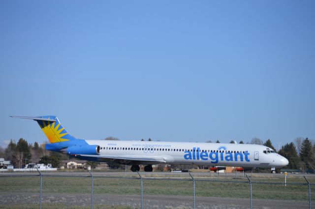 McDonnell Douglas MD-83 (N883GA)