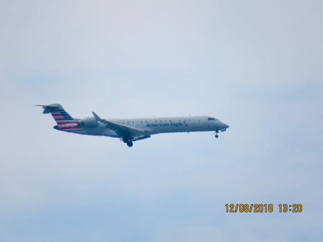 Canadair Regional Jet CRJ-700 (N758EV)