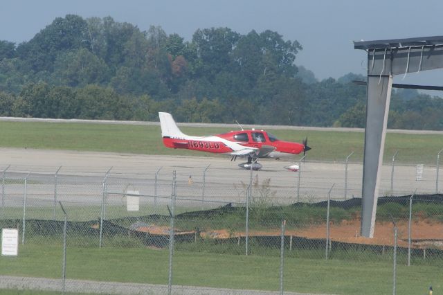 Cirrus SR-22 (N683LD)