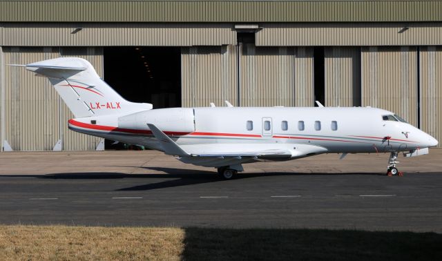 Beechcraft Super King Air 200 (LX-ALX)