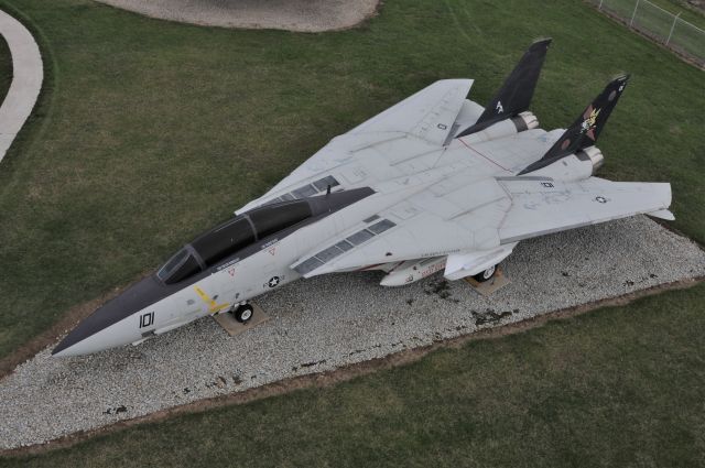 Grumman F-14 Tomcat (16-2912) - GRISSOM AIR BASE MUSEUM