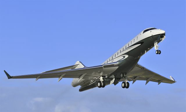 Bombardier Global Express (N1WW)