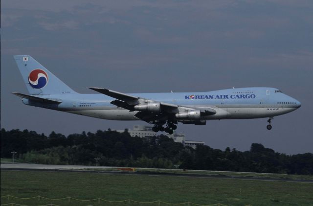 Boeing 747-200 (HL7458) - Short Final at Narita Intl Airport Rwy16R on 1998/08/02