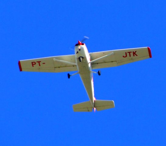 Cessna Skyhawk (PT-JTK) - CESSNA 172 IN VILA VELHA-ES, BRAZIL