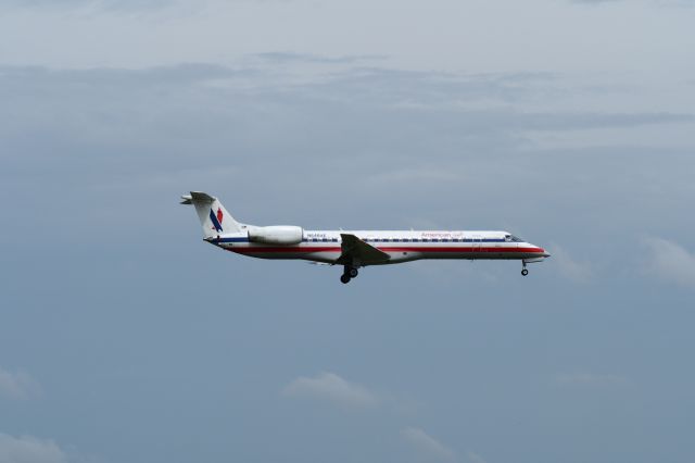 Embraer ERJ-145 (N648AE)