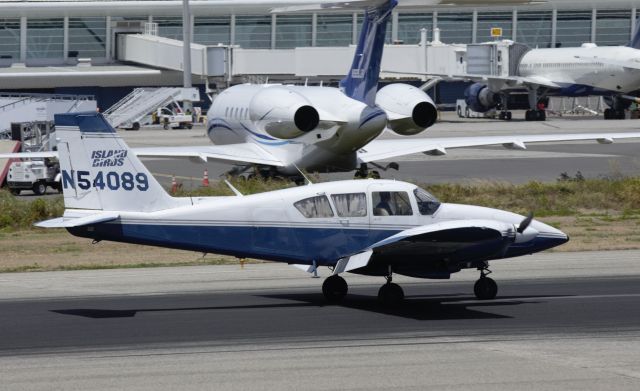 Piper Aztec (N54089)