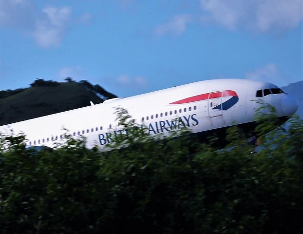 Boeing 777-200 (G-YMMF)