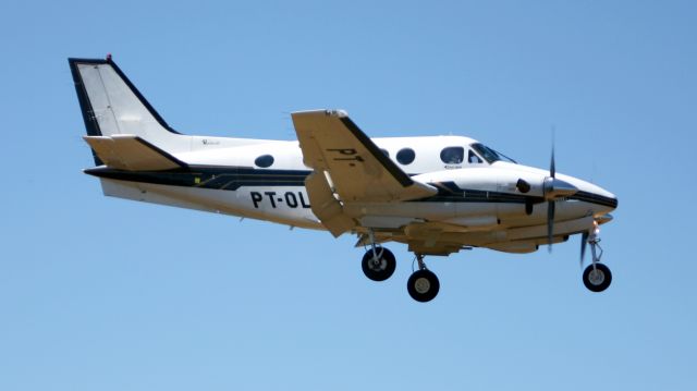 Beechcraft King Air 90 (PT-OLW)