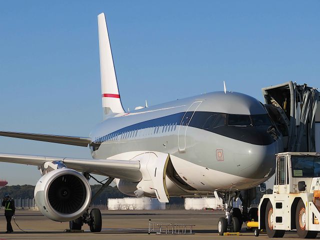 Airbus A319 (P4-MIS) - I take a picture on Dec 17, 2016.br /This picture took a picture of the departure landscape of preparations of December 17. This airplane will depart 、 these about 3 hours later.