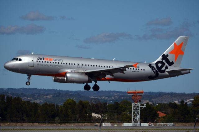 Airbus A320 (VH-VQM) - On short finals for runway 05. Monday, 14th April, 2014.