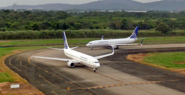 Boeing 737-700 — - Holding for Rwy 03R.