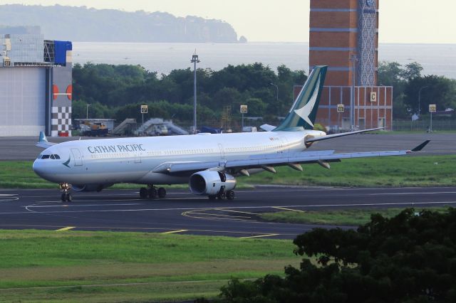 Airbus A330-300 (B-LBB)