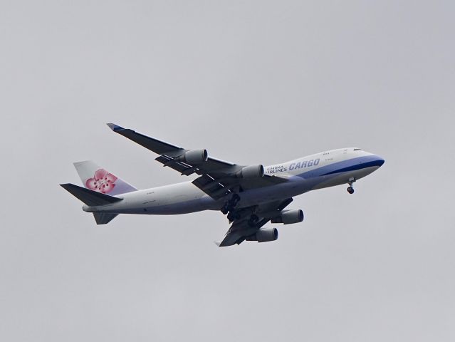 Boeing 747-400 (B-18725)