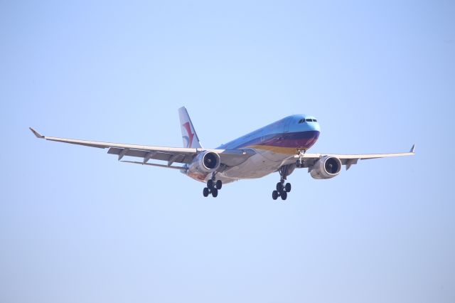 Airbus A330-200 (B-5943)