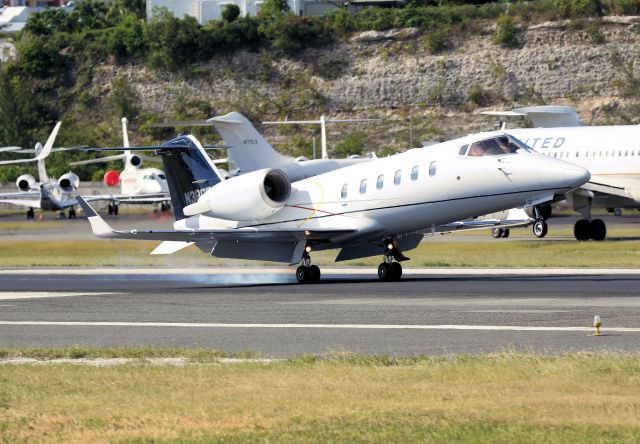 Learjet 60 (N38CP)