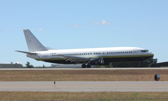 BOEING 737-400 (N753MA)