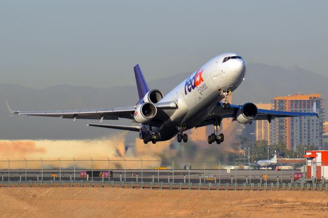 Boeing MD-11 (N574FE)