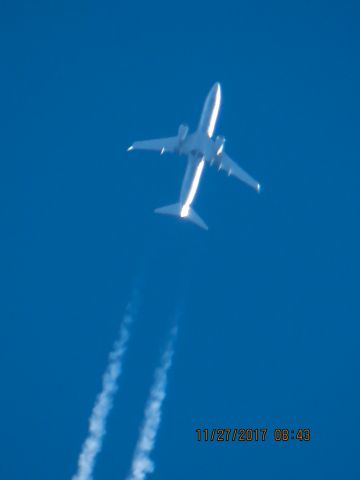 Boeing 737-800 (N37287)