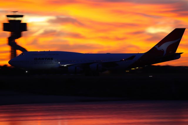 Boeing 747-400 (VH-OJI)