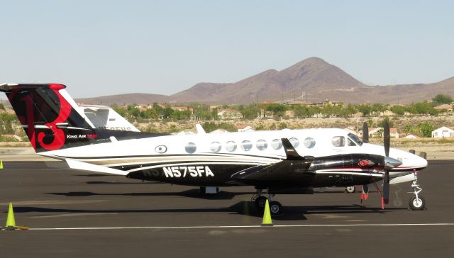 Beechcraft Super King Air 300 (N575FA)